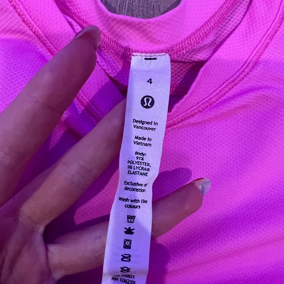 Lululemon High neck run and train tee rare color never worn - Picture 2 of 2